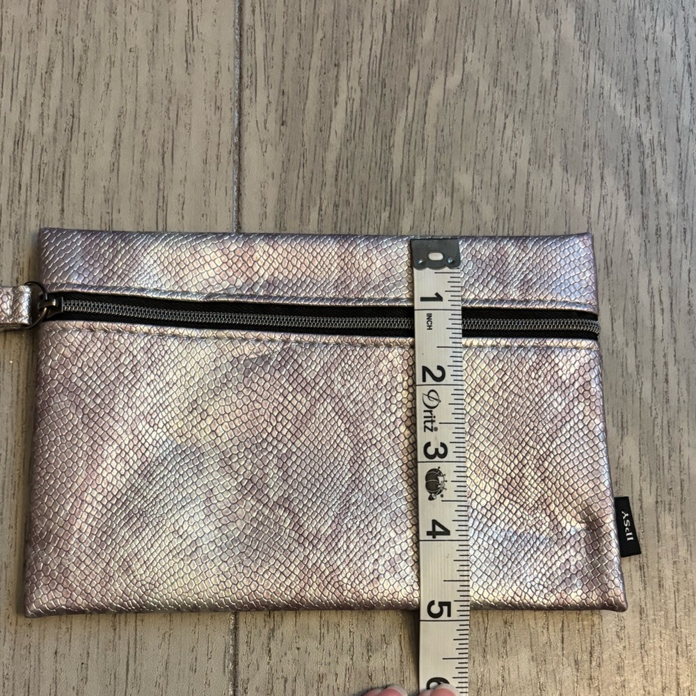 NWOT Ipsy Wristlet | Metallic Snakeskin - Picture 9 of 9